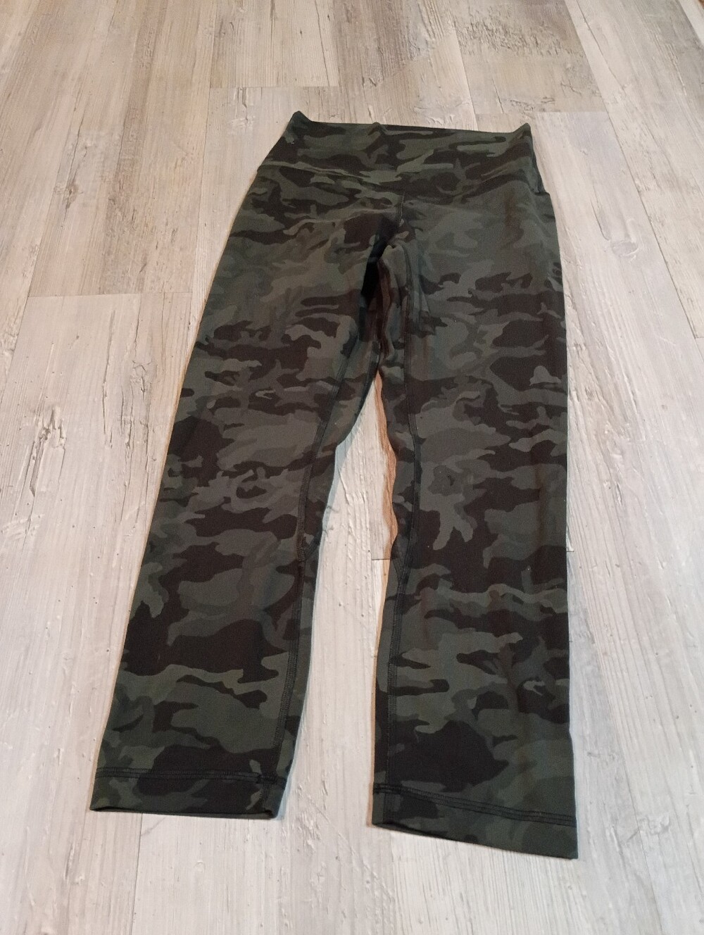 Lululemon - Picture 2 of 5
